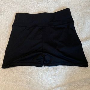 Scrunched butt spandex shorts